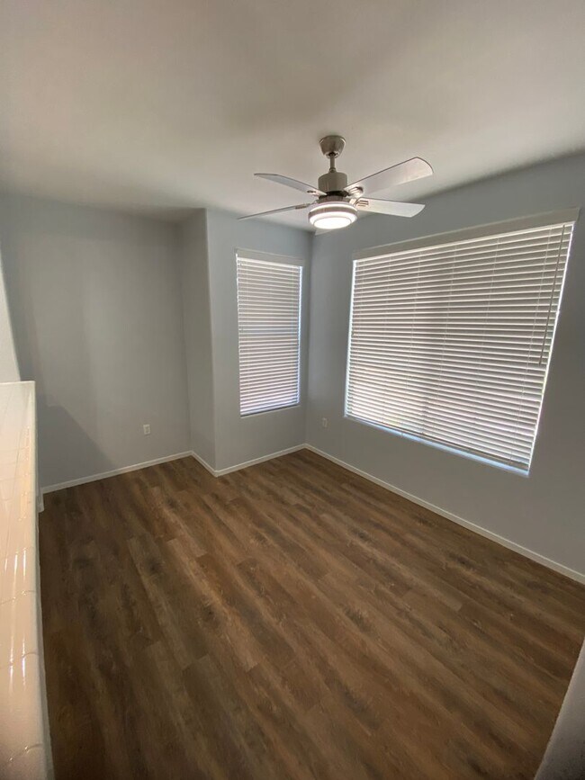 Building Photo - AMERICANA Property Mgmt - 3 beds Condo in ...