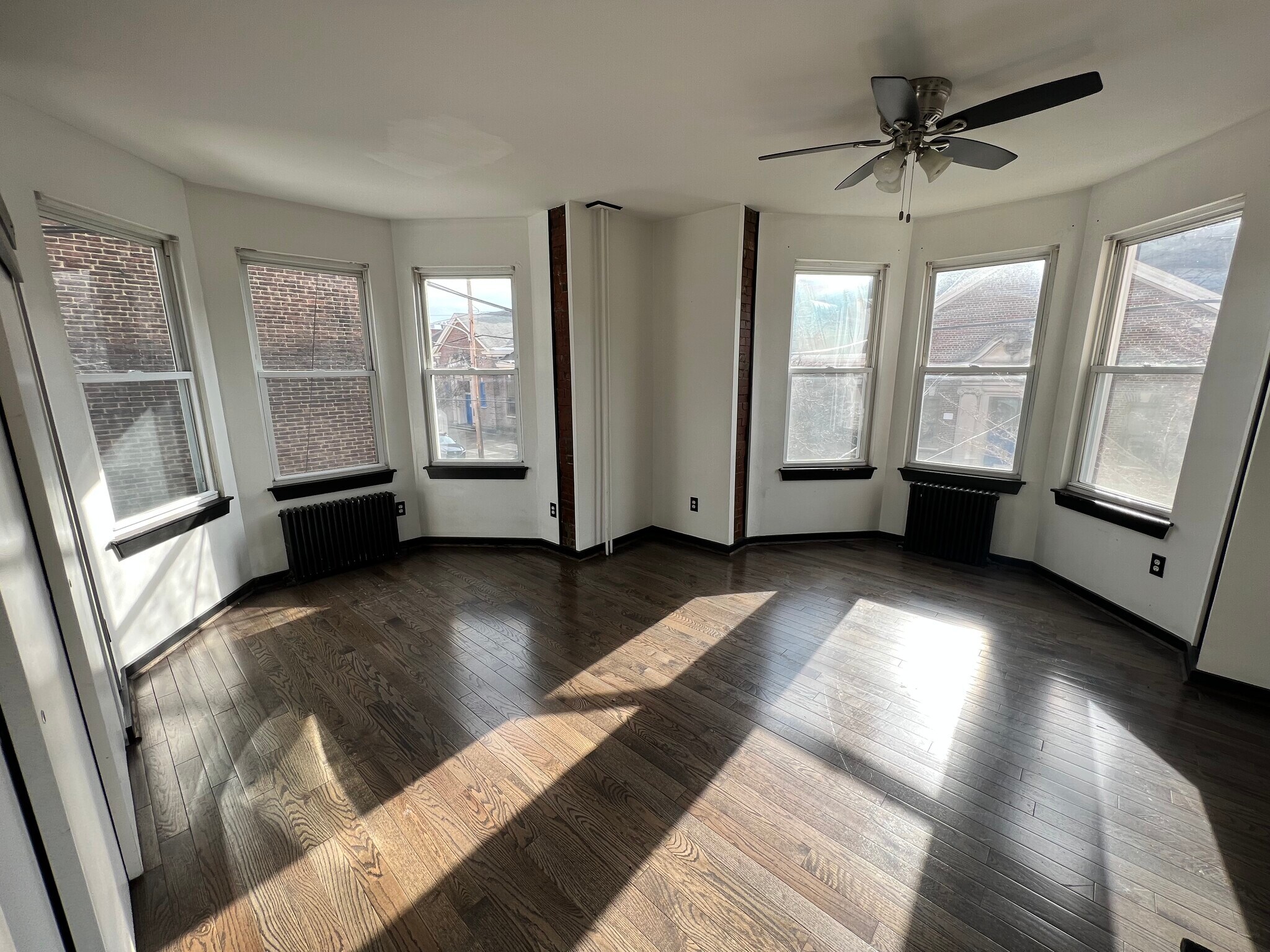 Building Photo - 845 N 23rd St