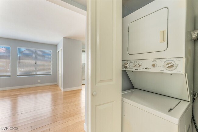Building Photo - 4361 Gannet Cir