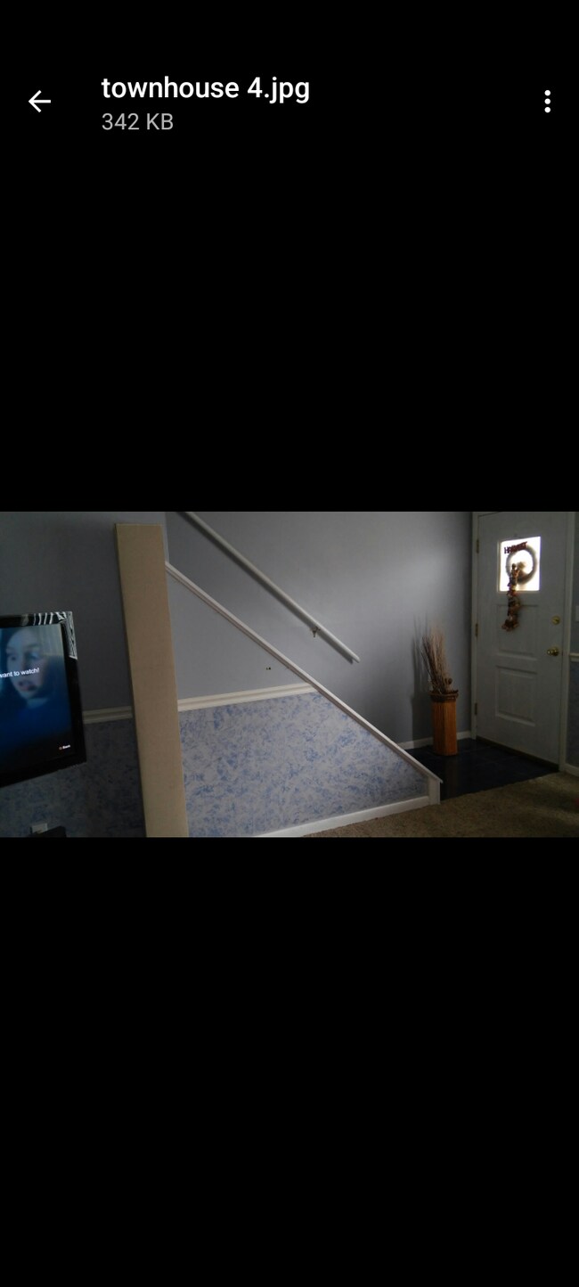 Primary Photo - 198 Dover Dr