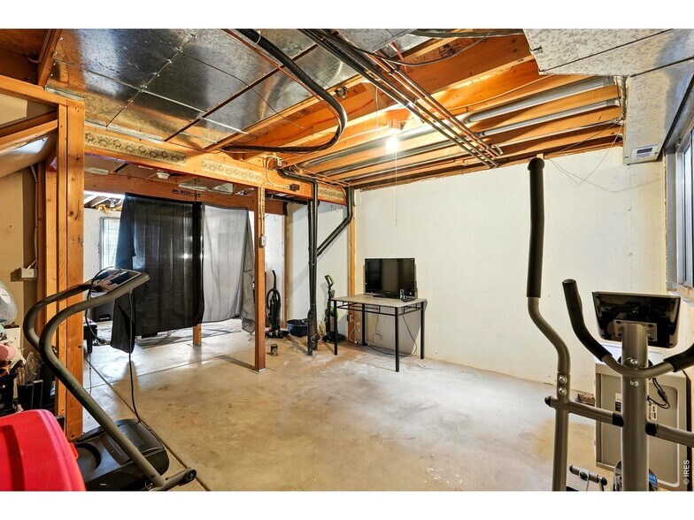 Building Photo - 2122 3rd St SW