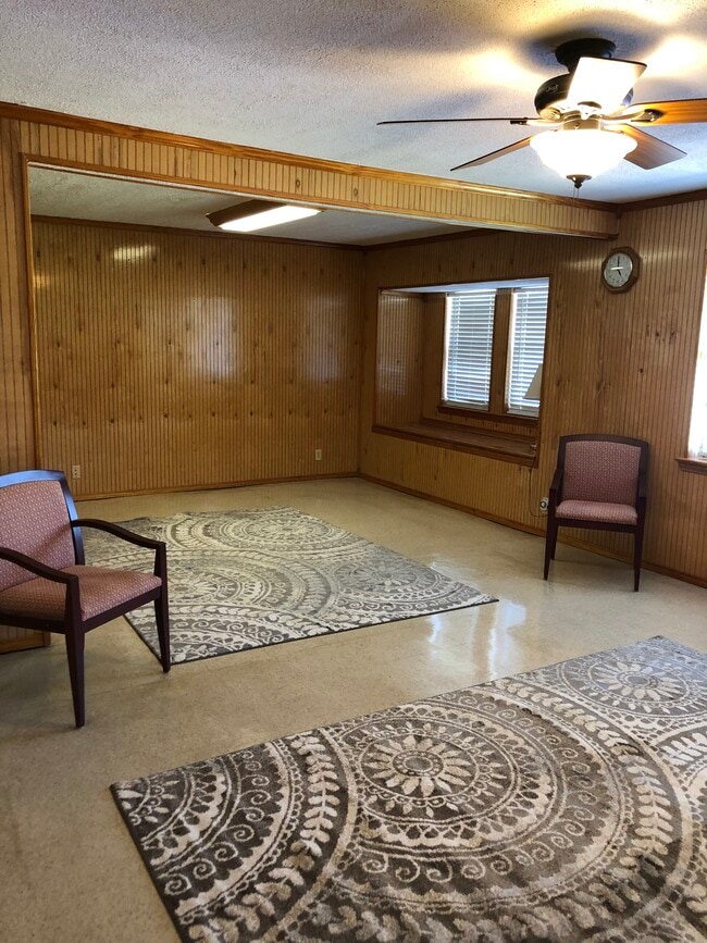 Building Photo - 241 N Murphy Rd