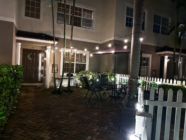 Building Photo - 137 Ocean Cay Way