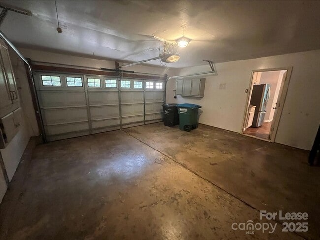 Building Photo - 4440 Hounds Run Dr