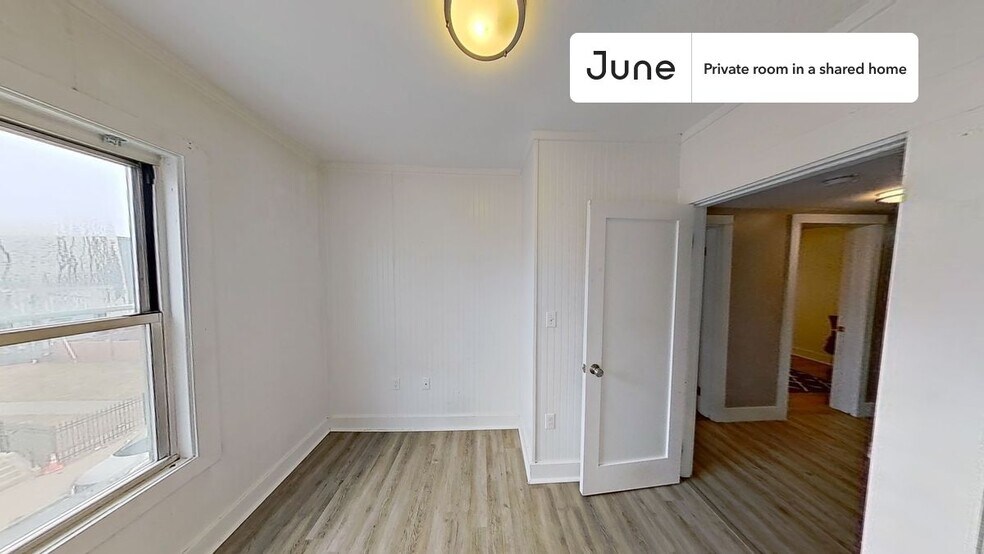 Building Photo - Room in Shared 4 bed/1.5 bath home