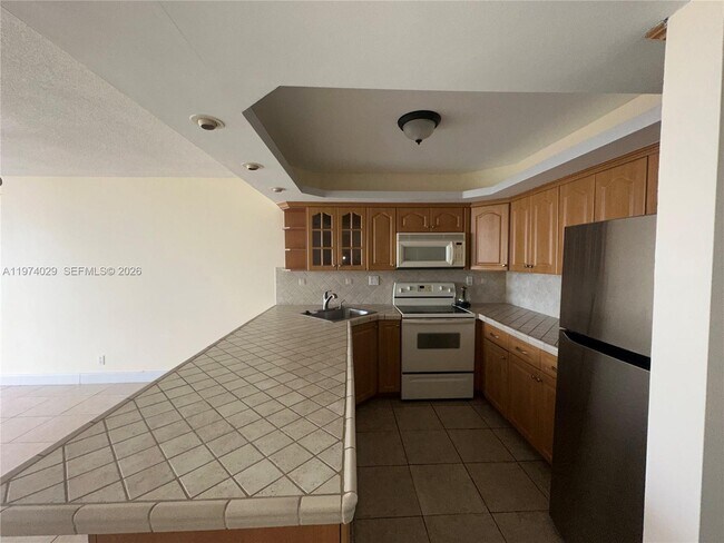 Building Photo - 3180 S Ocean Dr