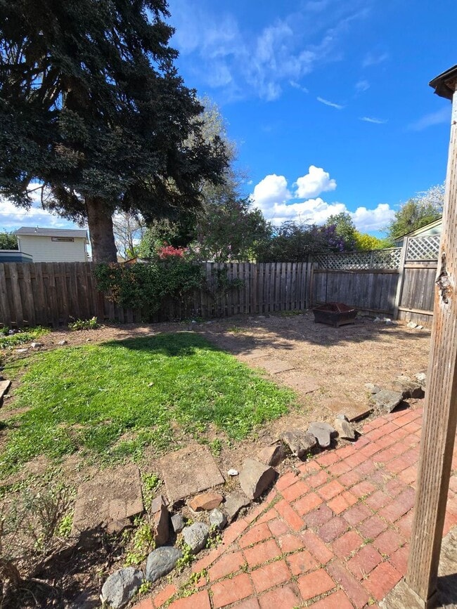 Building Photo - Warm and Welcoming 4bed/2 bath in beautiful Corvallis!