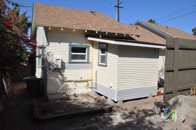 Building Photo - FP Lemon Ave