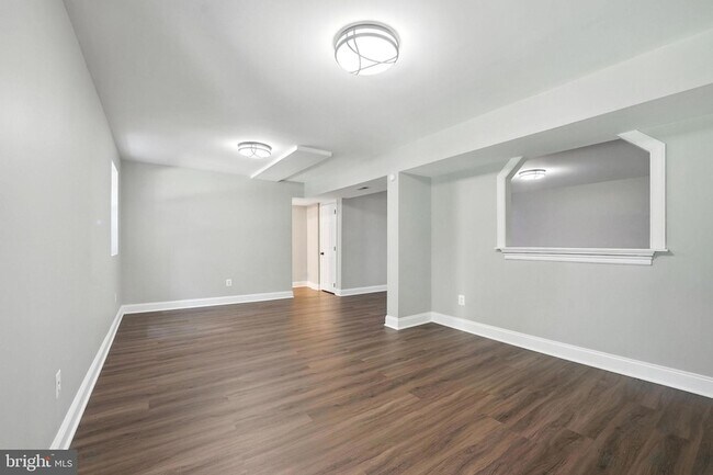 Building Photo - 11109 Ravine Dr