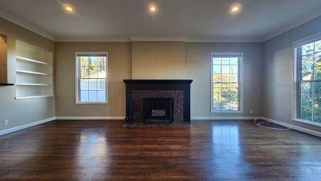 Building Photo - 1433 Selby Ave