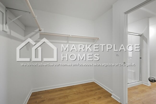 Building Photo - 3040 Laredo Ln