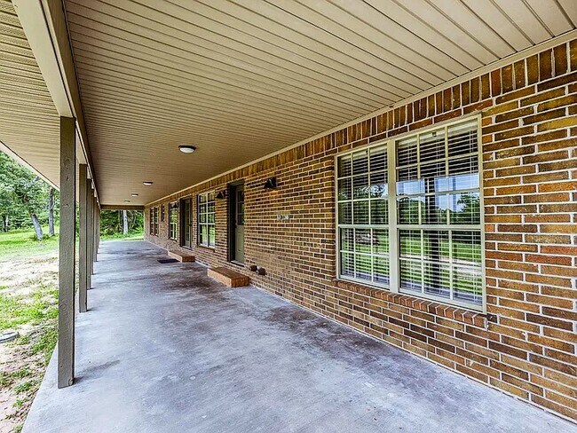 Building Photo - 50 Neiderhoffer Subdivision Rd