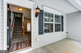 Building Photo - 180 Breezewood Dr