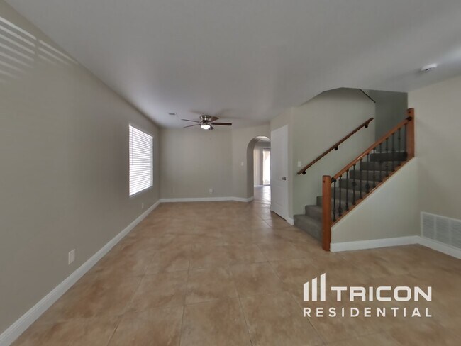 Building Photo - 721 Valley Meadows Dr