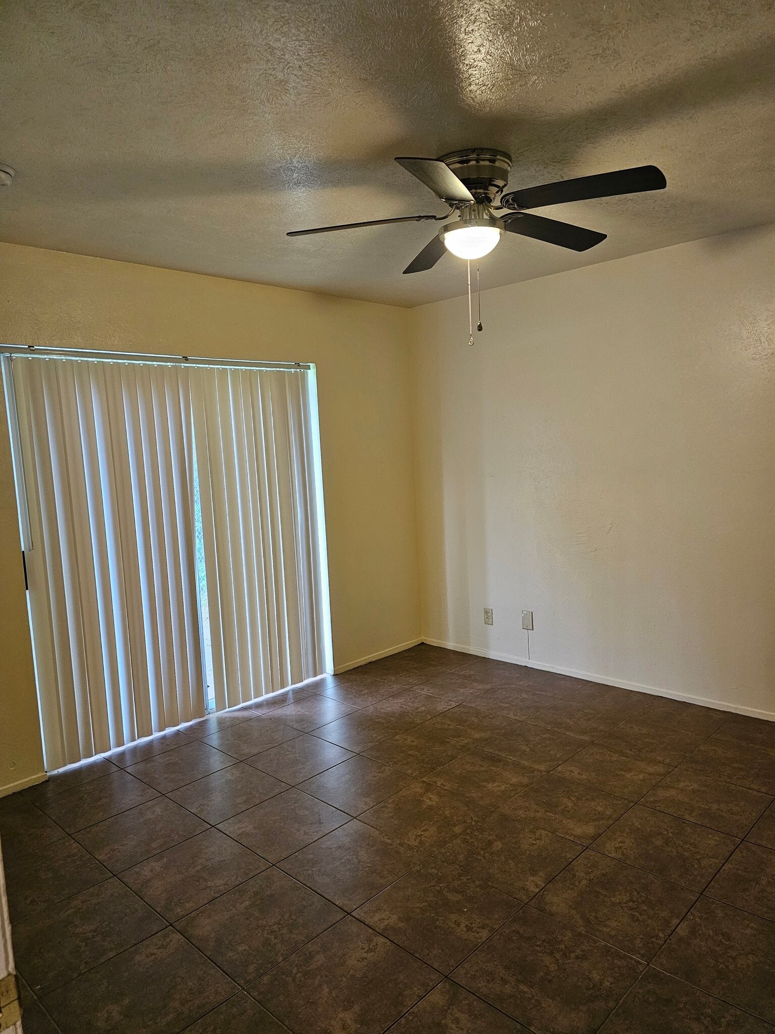 Building Photo - 2942 Bernice Dr