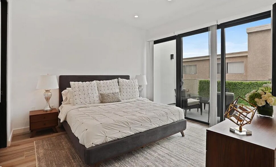 Building Photo - 2323 28th St