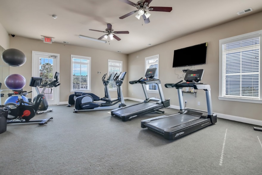 Building Photo - 188 Hawthorn Ln