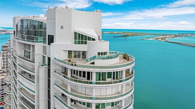 Building Photo - 1643 Brickell Ave