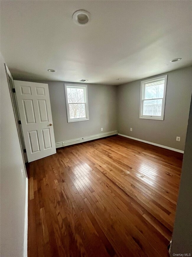 Building Photo - 190 W Pulaski Rd