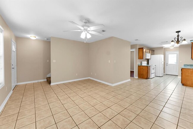 Building Photo - 114 Vista Way