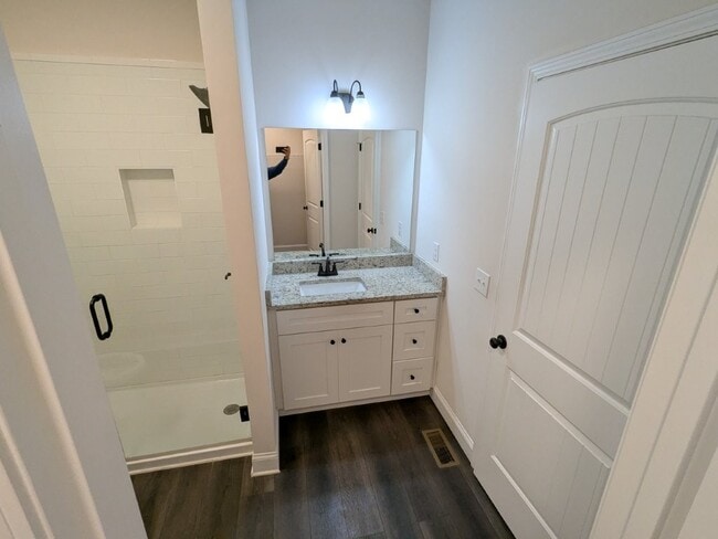 Building Photo - 214 Evans St