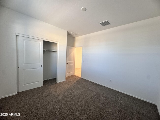 Building Photo - 1137 W Chimes Tower Dr
