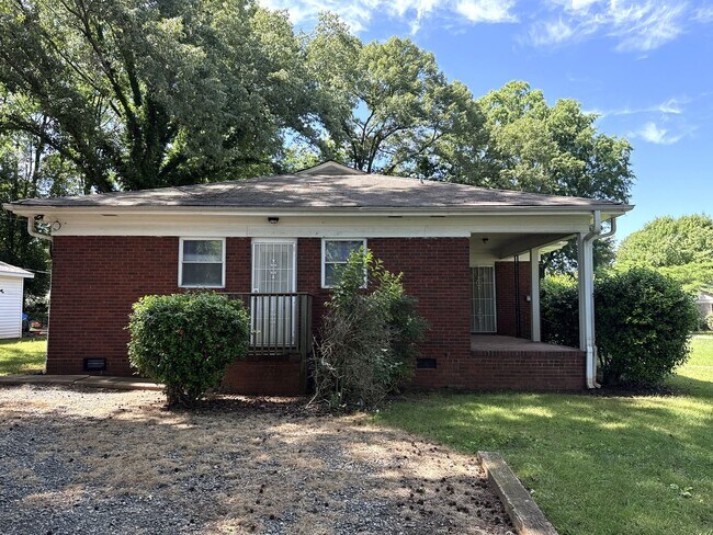 Building Photo - T.R. Lawing Realty Property