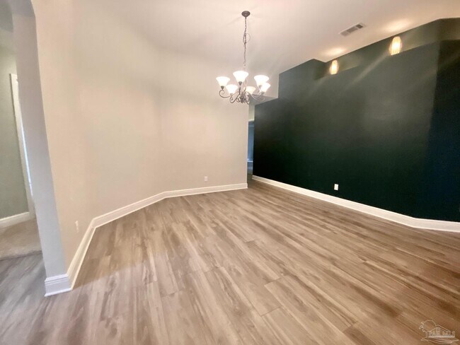 Building Photo - 8431 Ferlon Ave