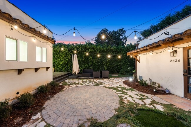 Building Photo - 2624 S Palm Grove Ave