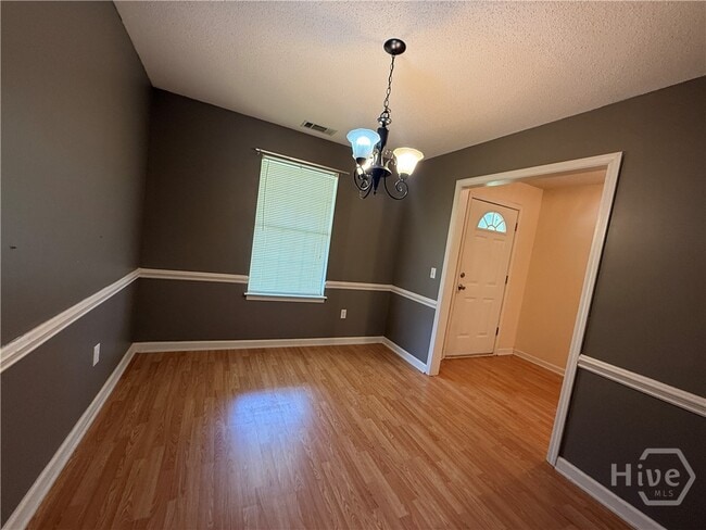Building Photo - 211 Woodbury Ln