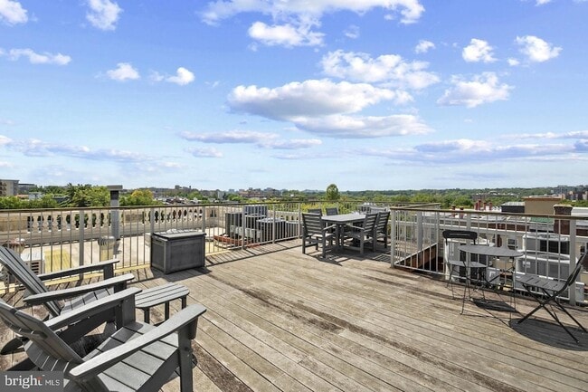 Building Photo - 1801 Calvert St NW