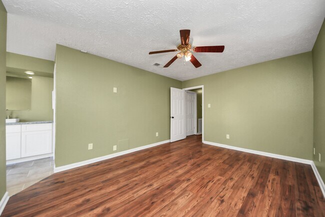 Building Photo - 20411 Jasperwood Ln