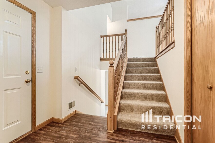 Building Photo - 3649 Kahler Dr NE