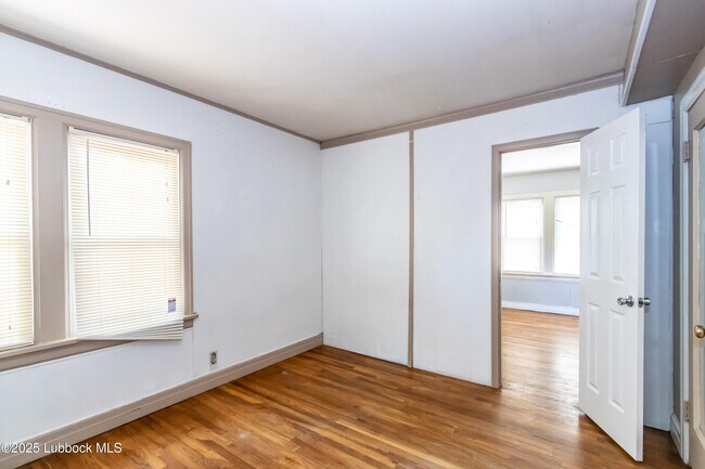 Building Photo - 2513 21st St