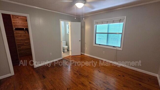 Building Photo - 205 Catherine Ave