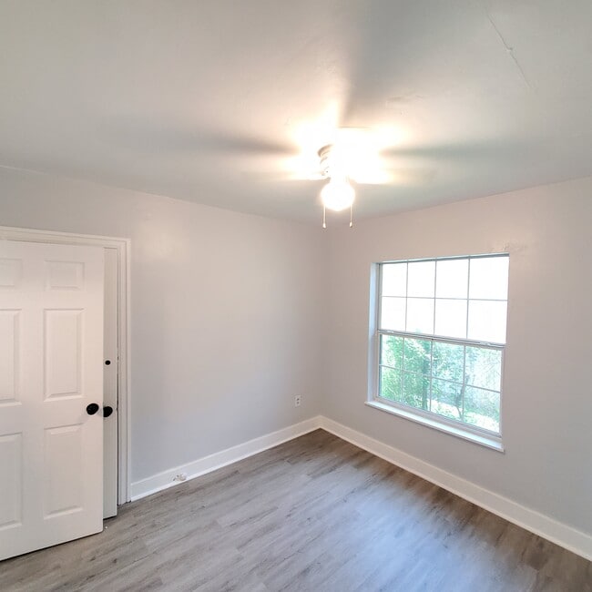 Building Photo - 1735 25th St S