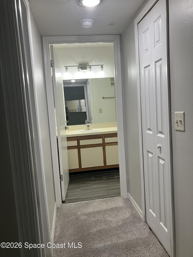 Building Photo - 7667 N Wickham Rd