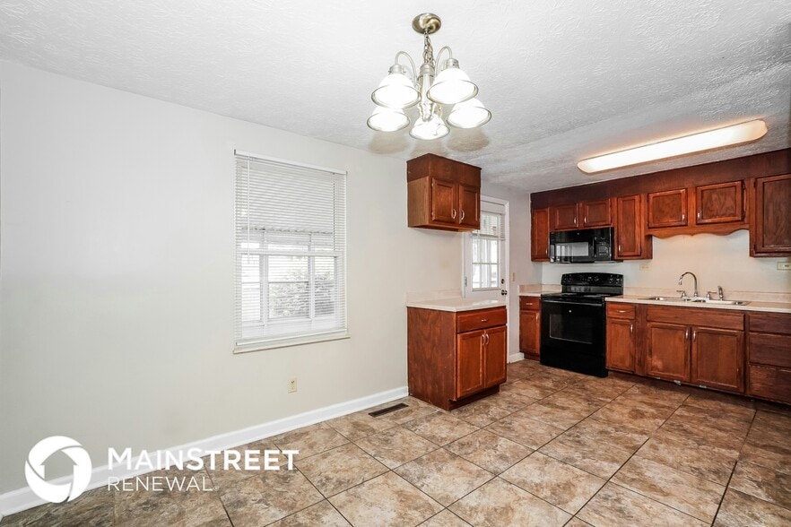 Building Photo - 4166 Clayridge Ln