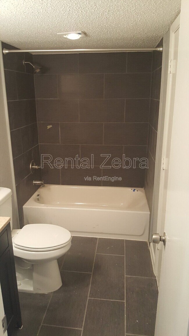 Building Photo - 637 Lookout Trail