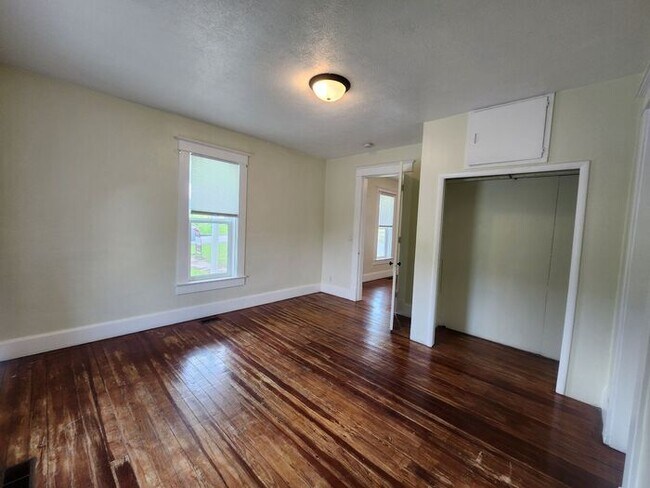 Building Photo - NOW $100 OFF! - 2 Bedroom Home in the Country