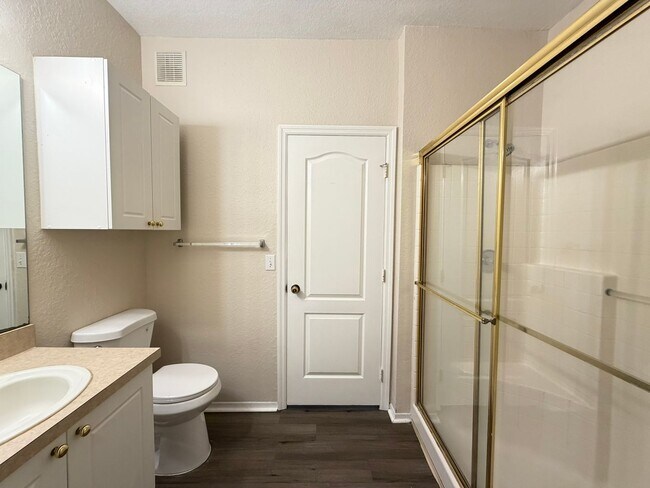 Building Photo - Awesome apartment at Grand Reserve at Kirkman!