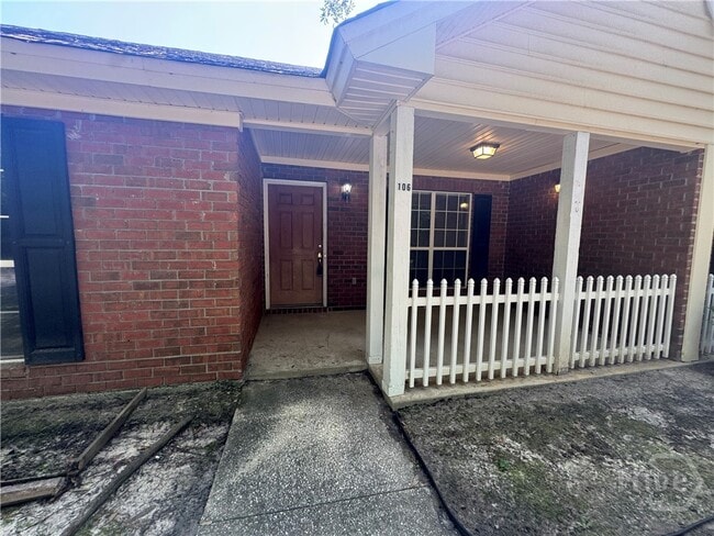 Building Photo - 106 Trellis Way