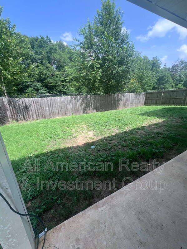Building Photo - 426 Eisenhower Dr