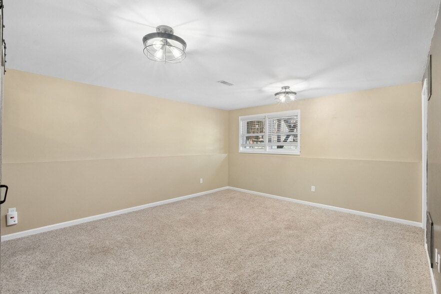 Building Photo - 103 Aurelia Ave
