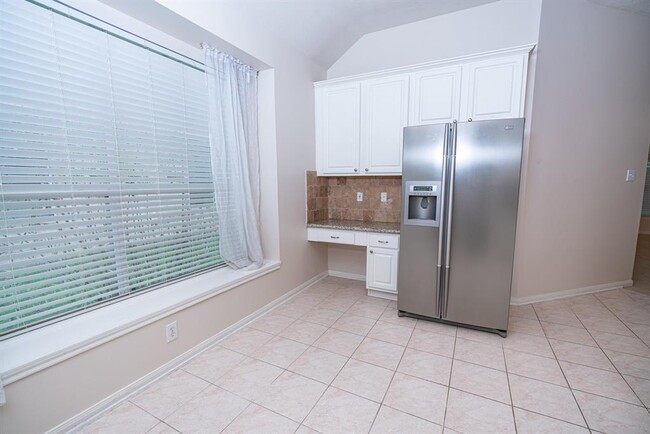 Building Photo - 1626 Maryvale Dr