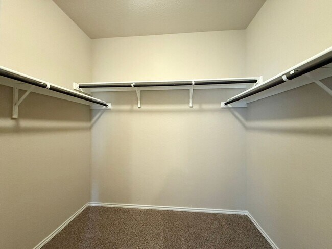 Building Photo - 10534 Green Rock Dr