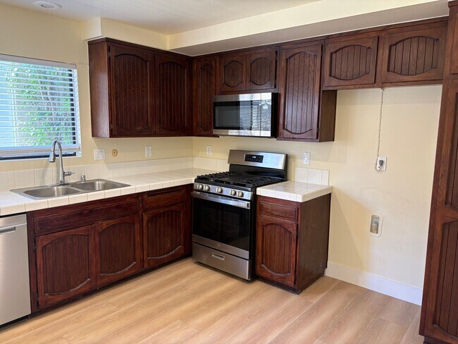Building Photo - 6865 Valley Circle Blvd