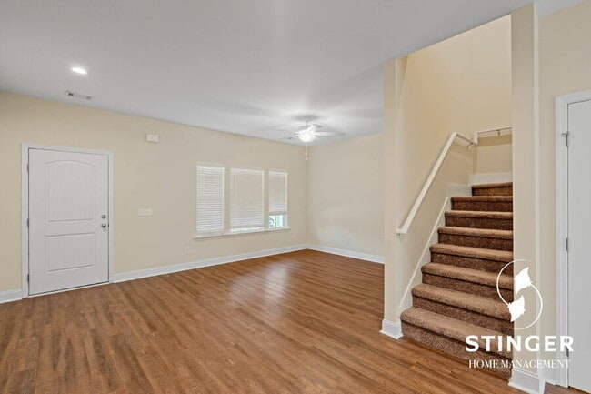 Building Photo - 204 Admiration Ave