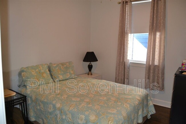 Building Photo - 828 N Duval St