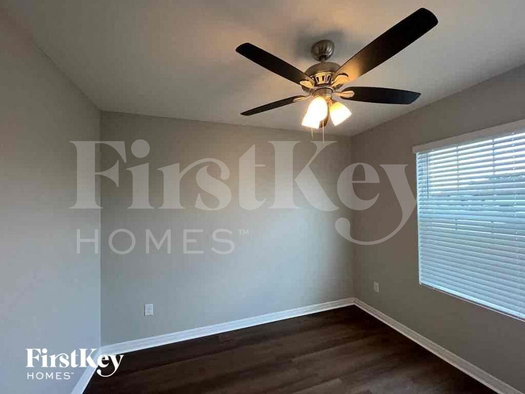 Building Photo - 2820 NW 21st Ave